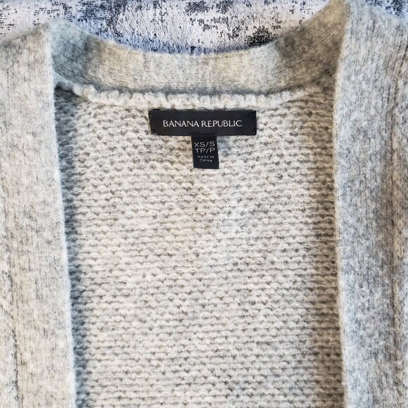 Cozy Soft Grey Banana Republic Sweater Wrap Cardigan Style Snug - Picture 7 of 16